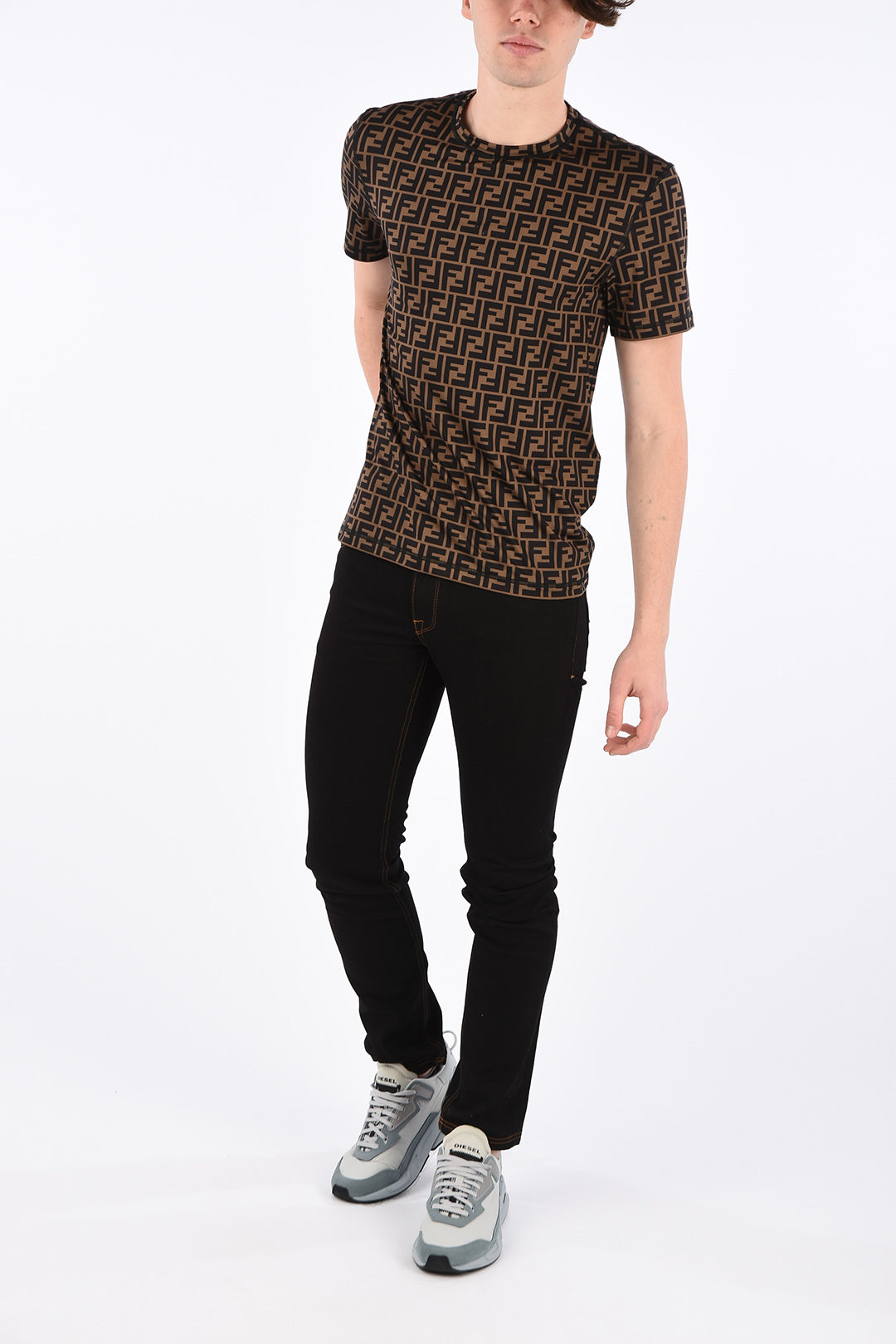 Fendi all over logo crewneck t-shirt men - Glamood Outlet