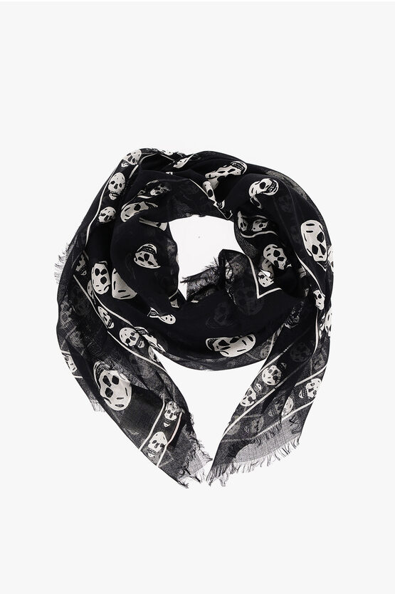 Alexander Mcqueen All-over Skulls Printed Foulard In Black