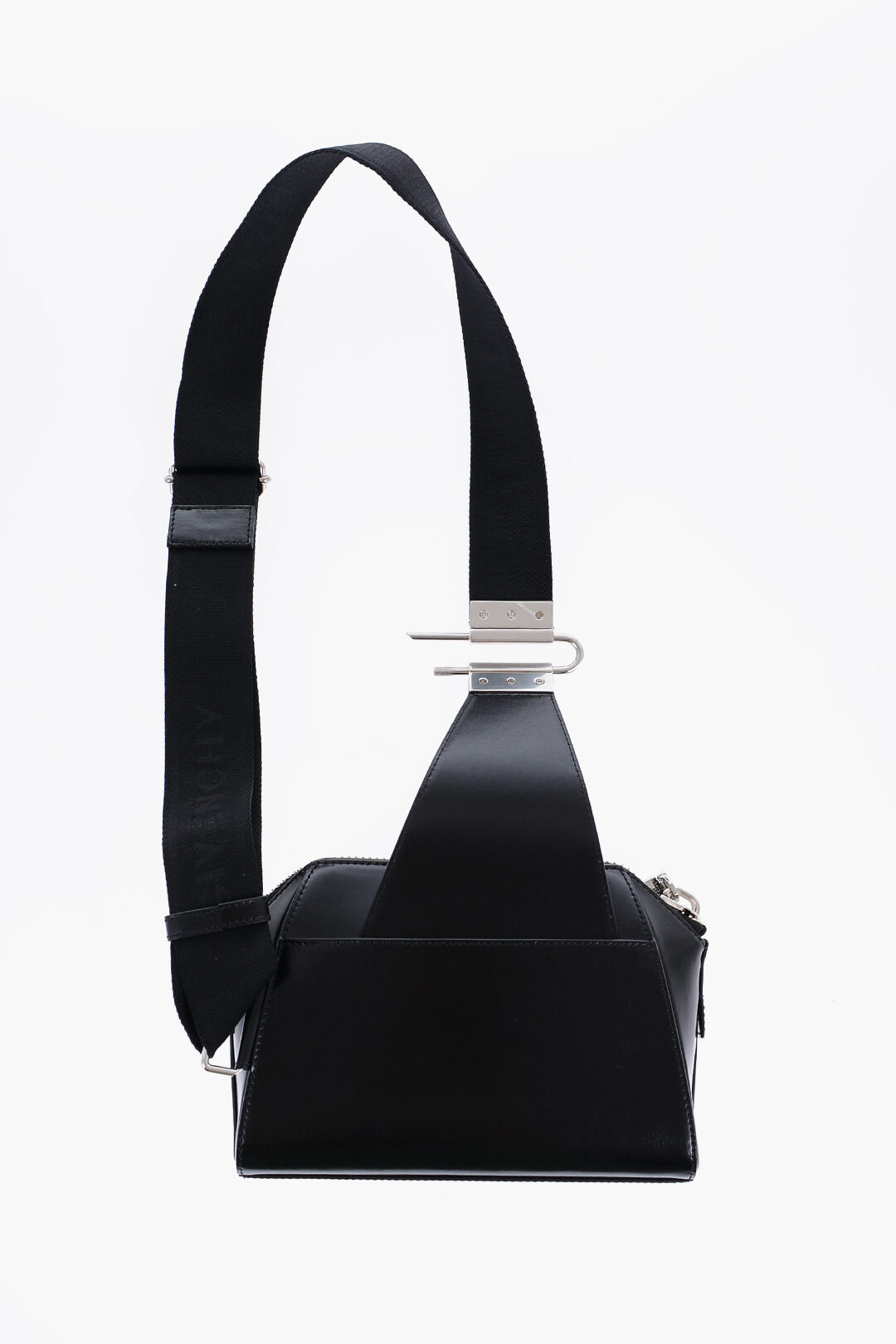 【関税負担】 GIVENCHY ANTIGONA CROSSBODY CLUTCH Givenchy Antigona Crossbody Bag in Black | FWRD