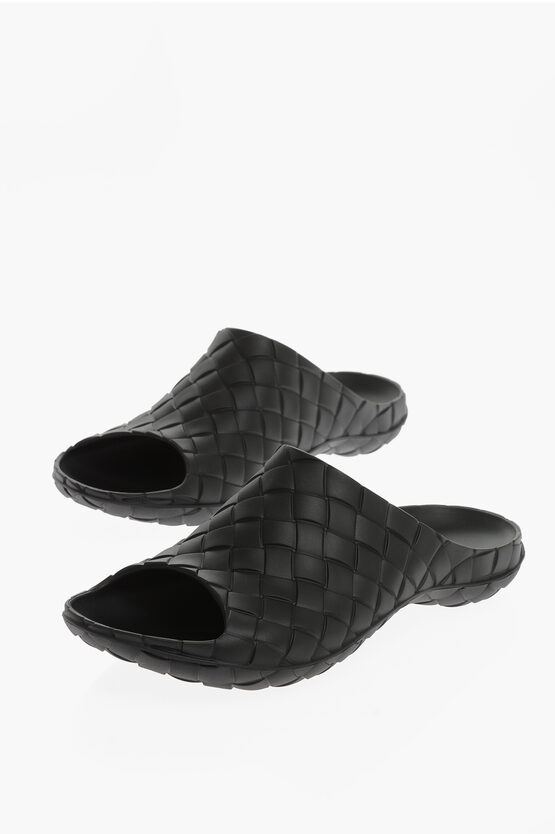 Bottega Veneta Braided Rubber Sandals In Black