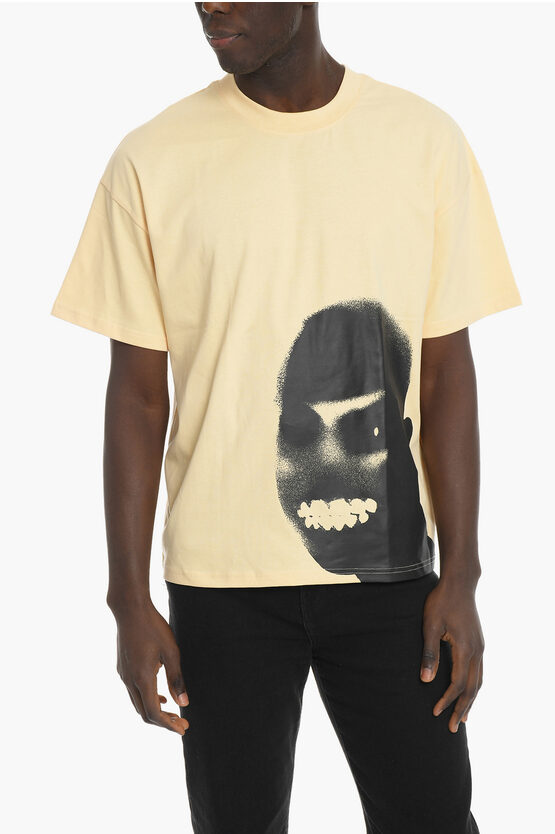 Untitled Artworks Contrast Print Cotton Crew-neck T-shirt In Yellow