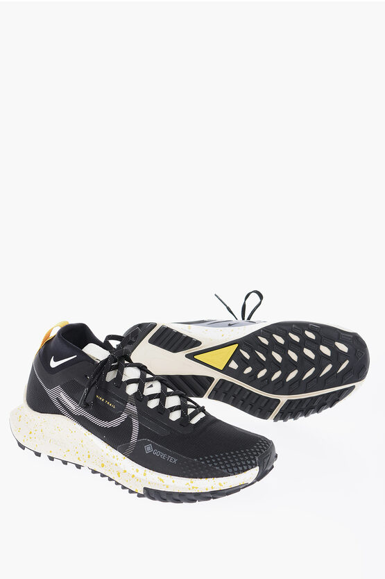 Nike Contrast Sole Fabric Pegasus Trail 4 Low-top Sneakers In Black