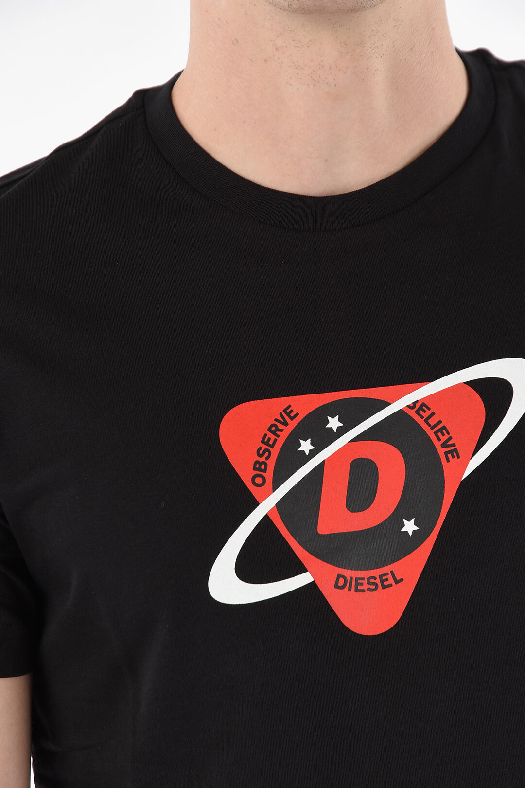Tシャツ・カットソー DIESEL Cotton t-shirt with frontal logo Nero Men's T-shirt with embossed Oval D | Black | Diesel