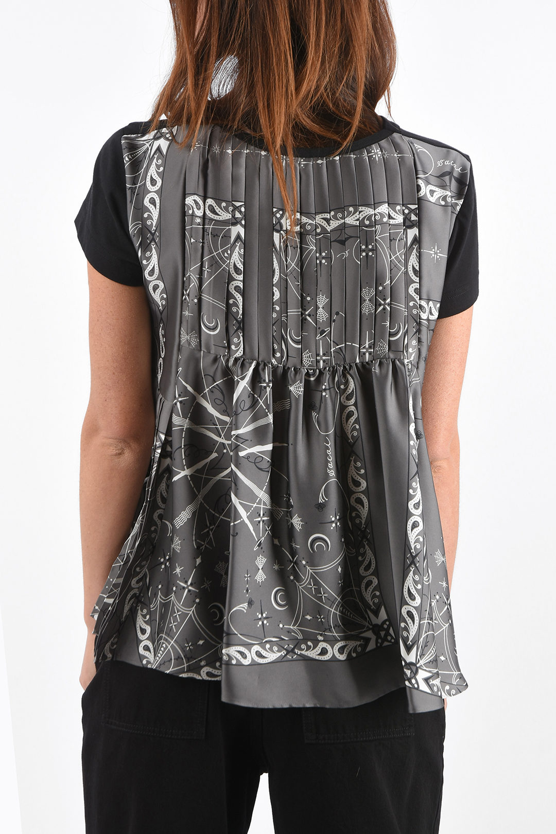 【sacai】Pleated Contrast Back T-Shirt Sacai Pleated Polka Dot Back T-Shirt in Black and White
