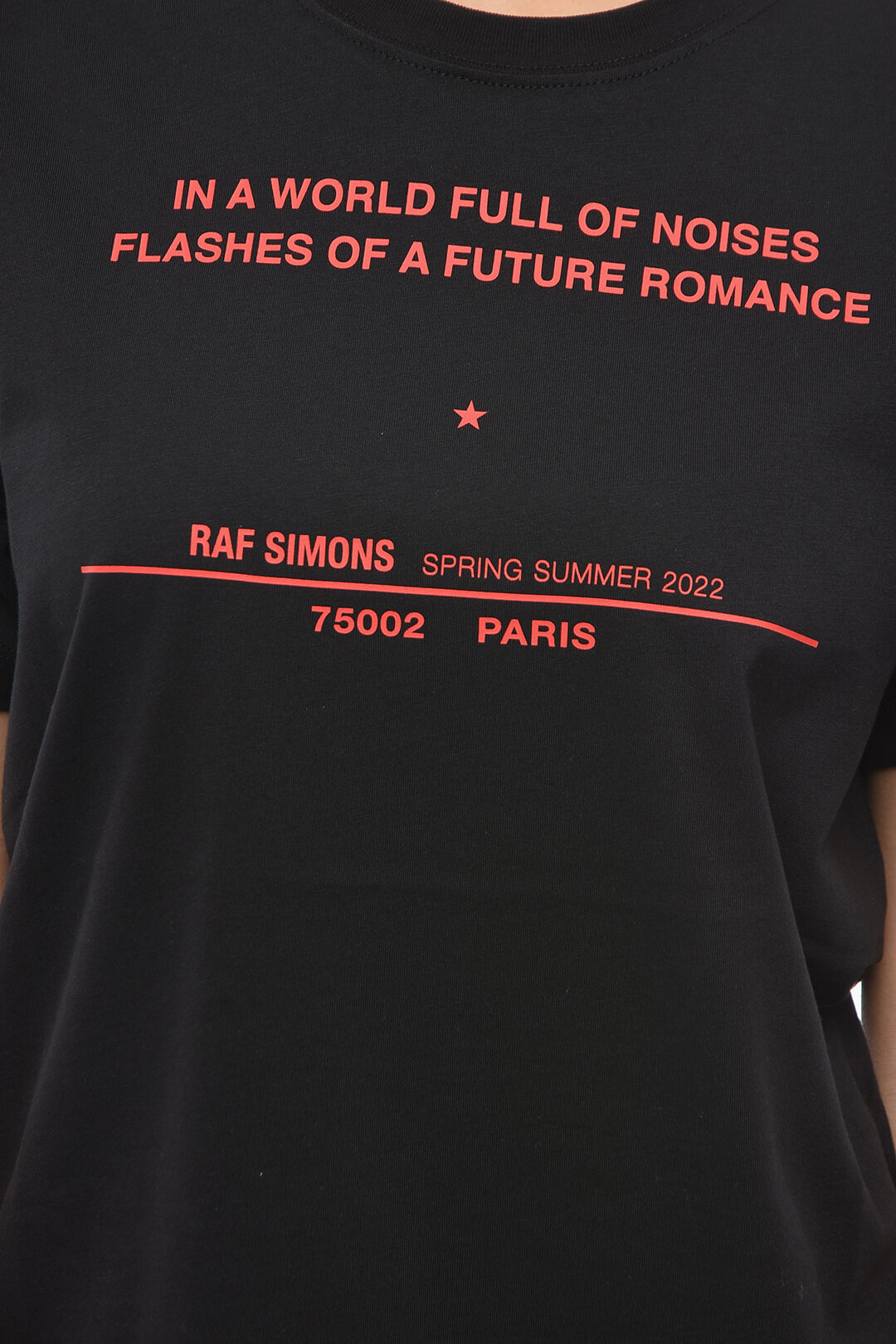 【送料&関税込】Raf Simons Crew Neck T-shirt Raf Simons Crew-neck TOUR T-shirt with Contrasting Lettering