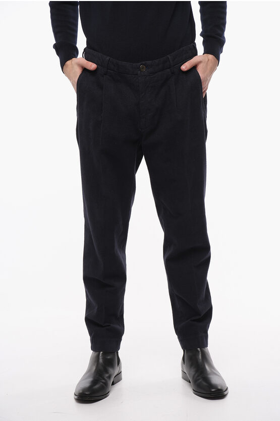 Single Pleat Cotton Trouser | Mens pleated trousers, Trousers, Mens  clothing styles