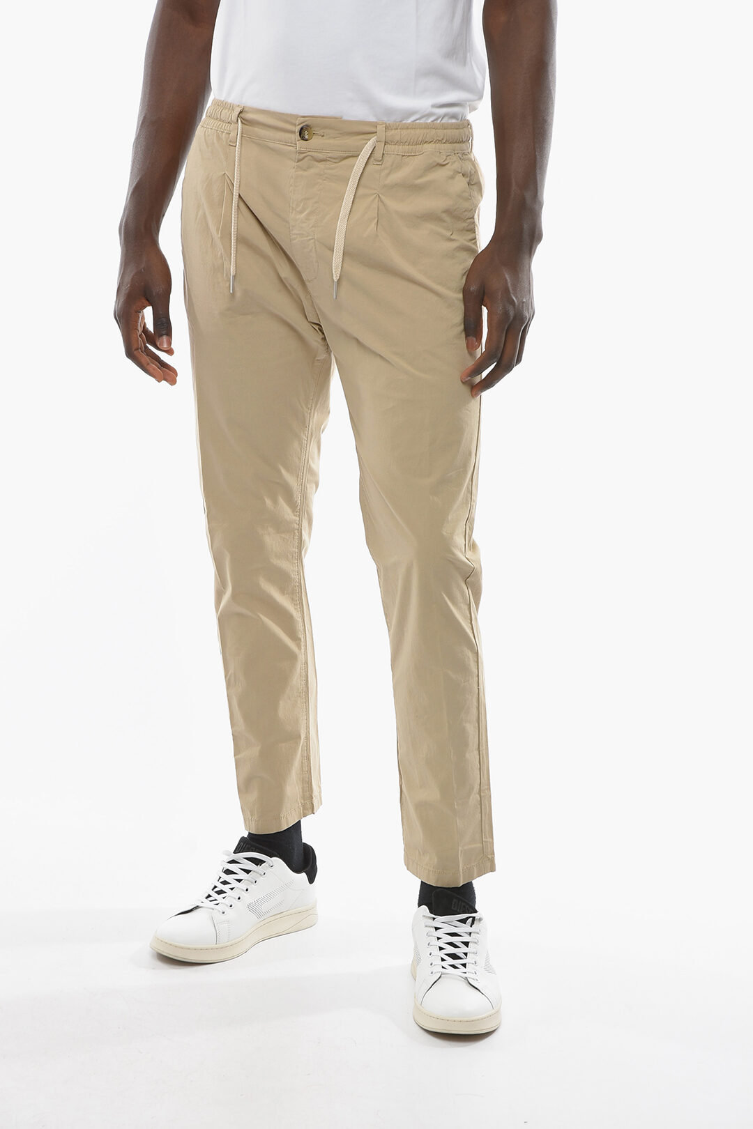 single pleated pants