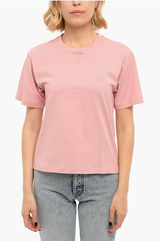 Adidas Originals Embroidered Logo Cropped Short Sleeved T-shirt In Pink