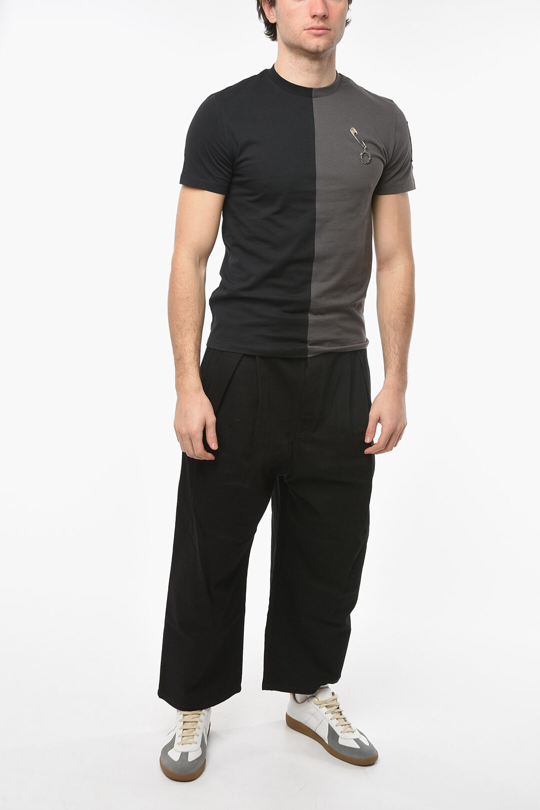 Raf Simons FRED PERRY Two-toned T-shirt with Brooches and