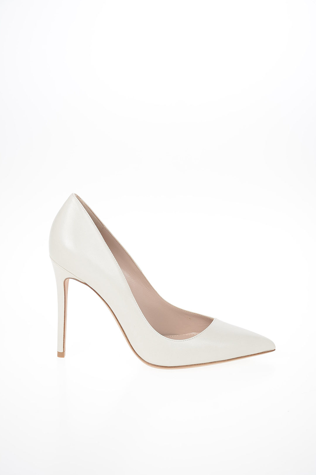 Manolo Blahnik BB Pointy Toe Pump in White Leather - Meghan Markle's Shoes  - Meghan's Fashion
