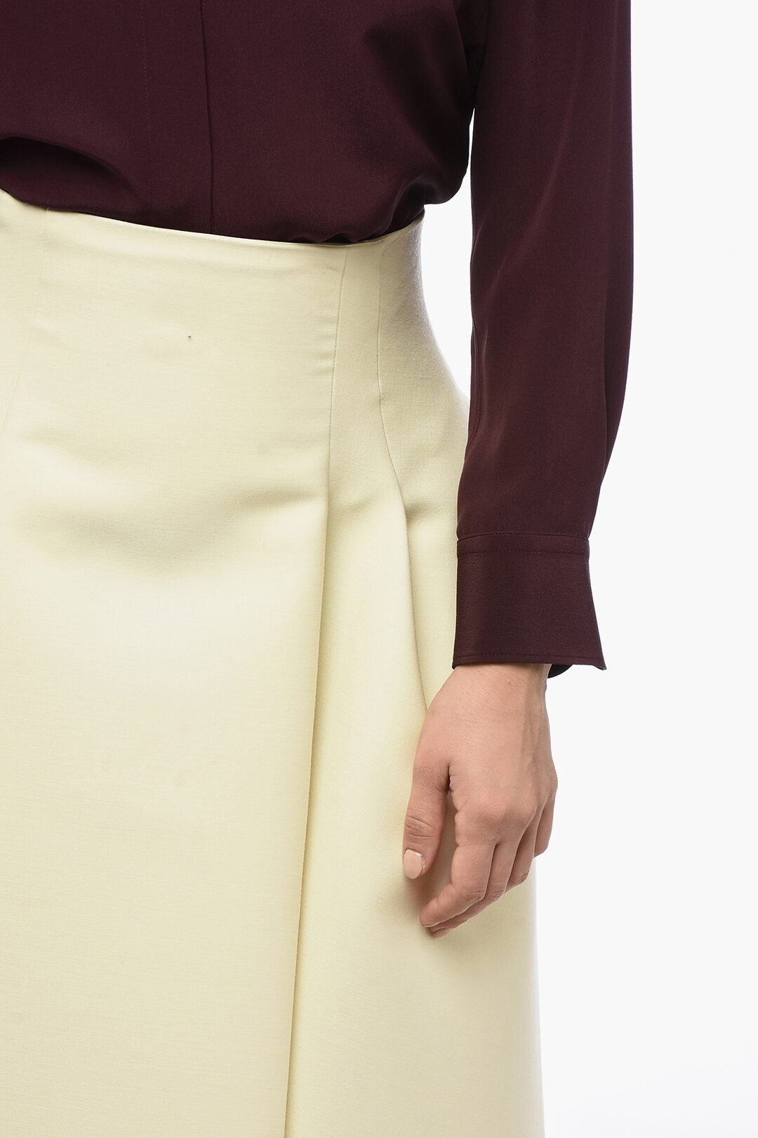 【送料&関税込】Bottega Veneta Melange Cappuccino Wool Skirt Bottega Veneta® Men's Cotton And Wool Cardigan in Scarlet
