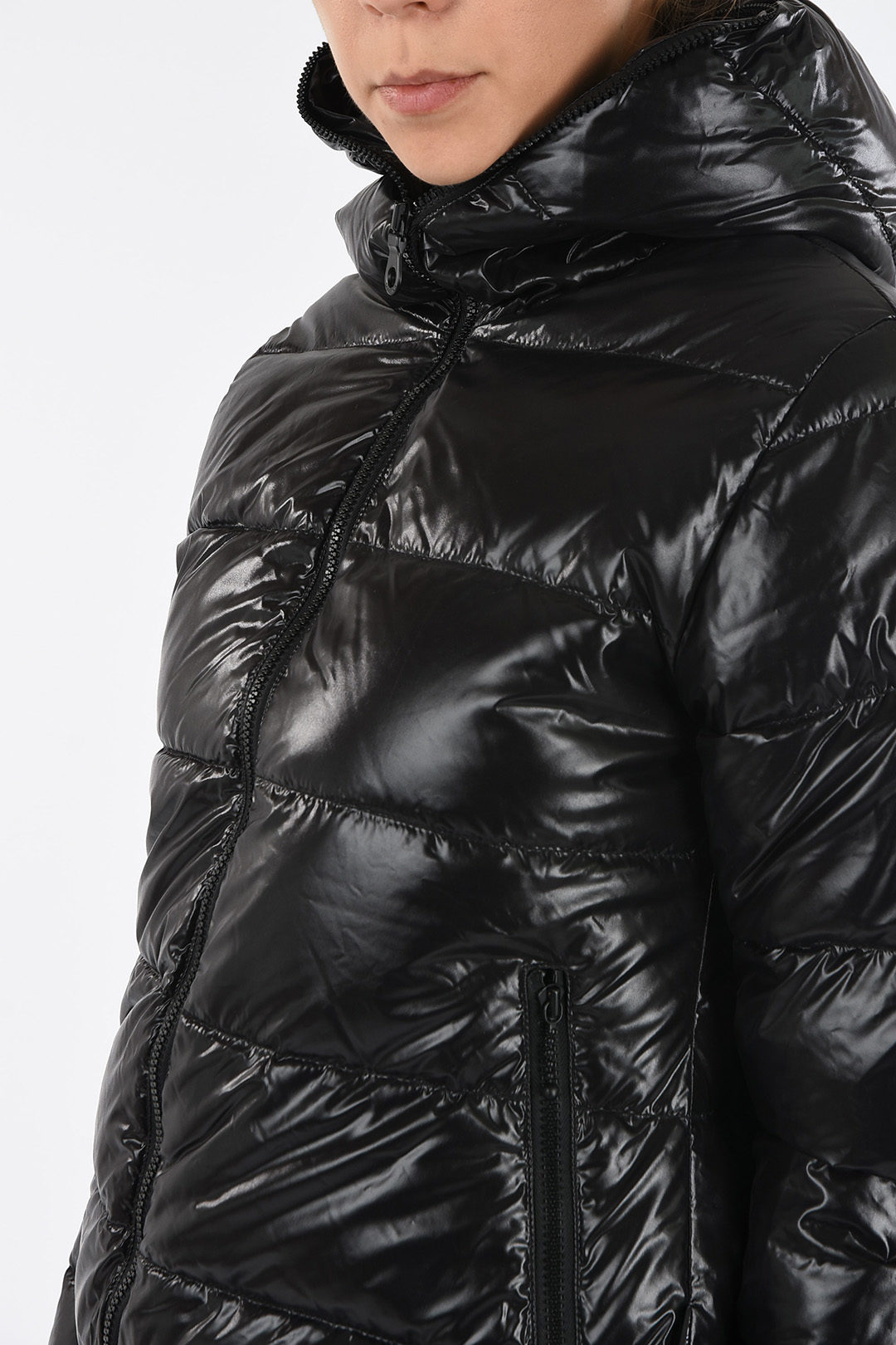 Hooded THIA Down Jacket