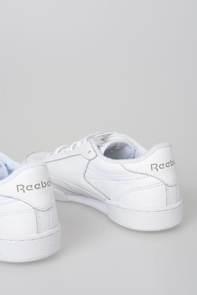 sneakers outlet club