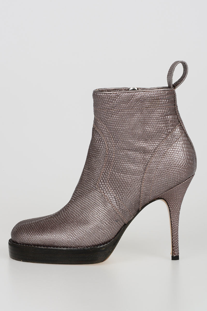 skin ankle boots