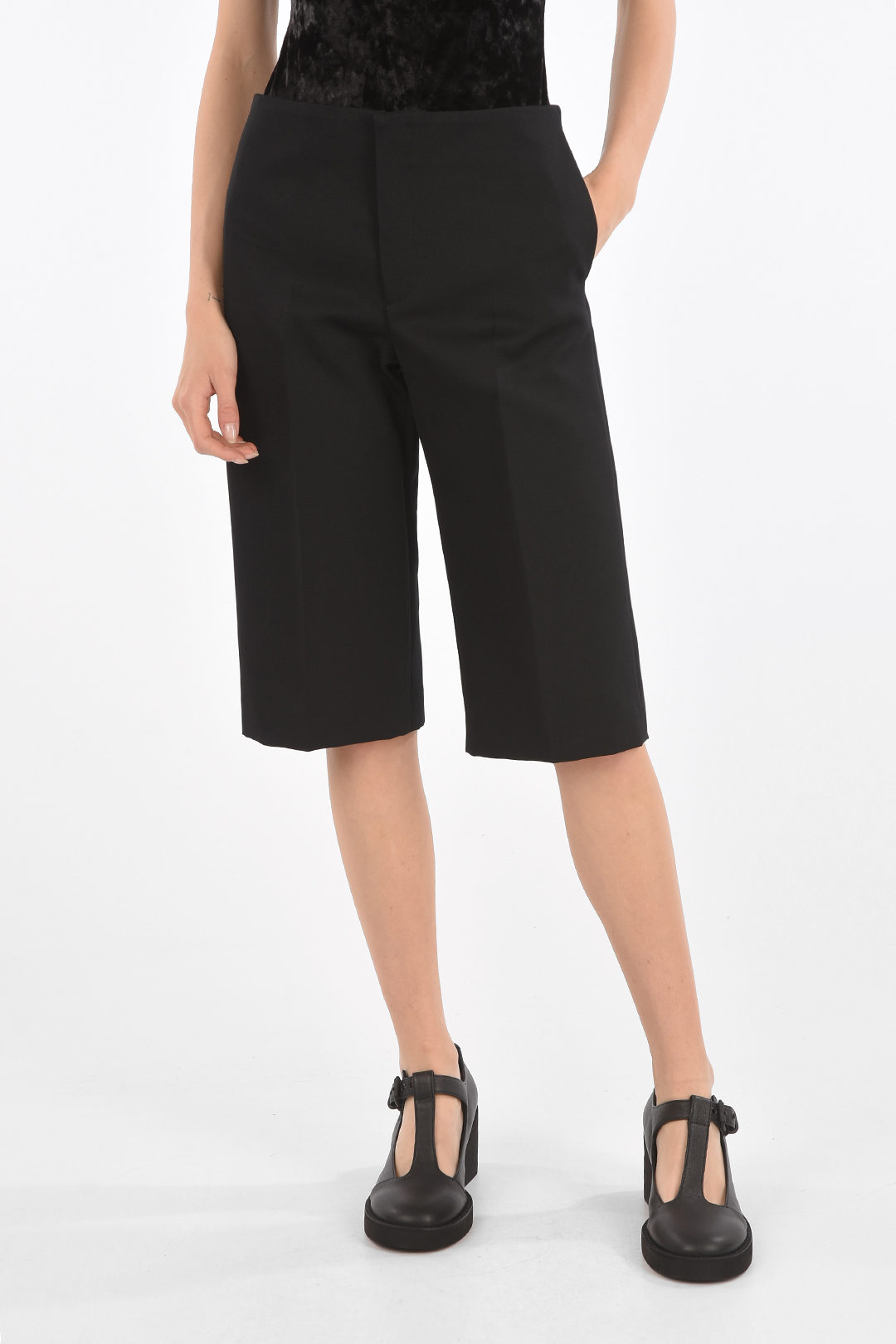 ショートパンツ MAISON MARGIELA Women Shorts  Burmudas S51MU0070MTN075 Blac Maison Margiela Bermuda shorts Anonymity of the lining