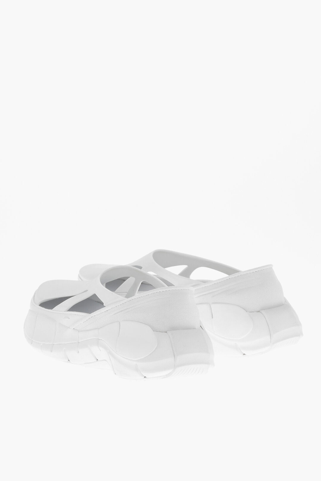 MM22 X REEBOK エコレザー ユニセックス 足袋 カットアウト付き Maison Margiela MM22 X REEBOK Rubber UNISEX Slip On Sneakers