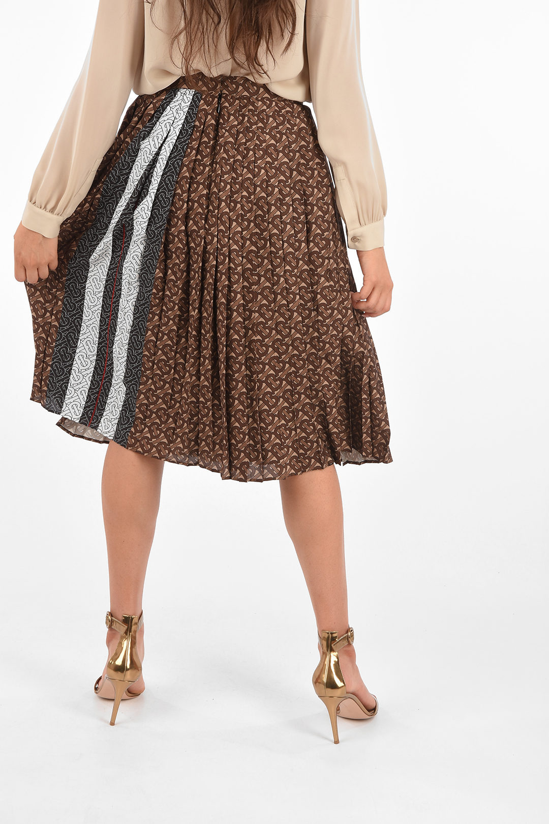 Patterned clearance accordion skirt