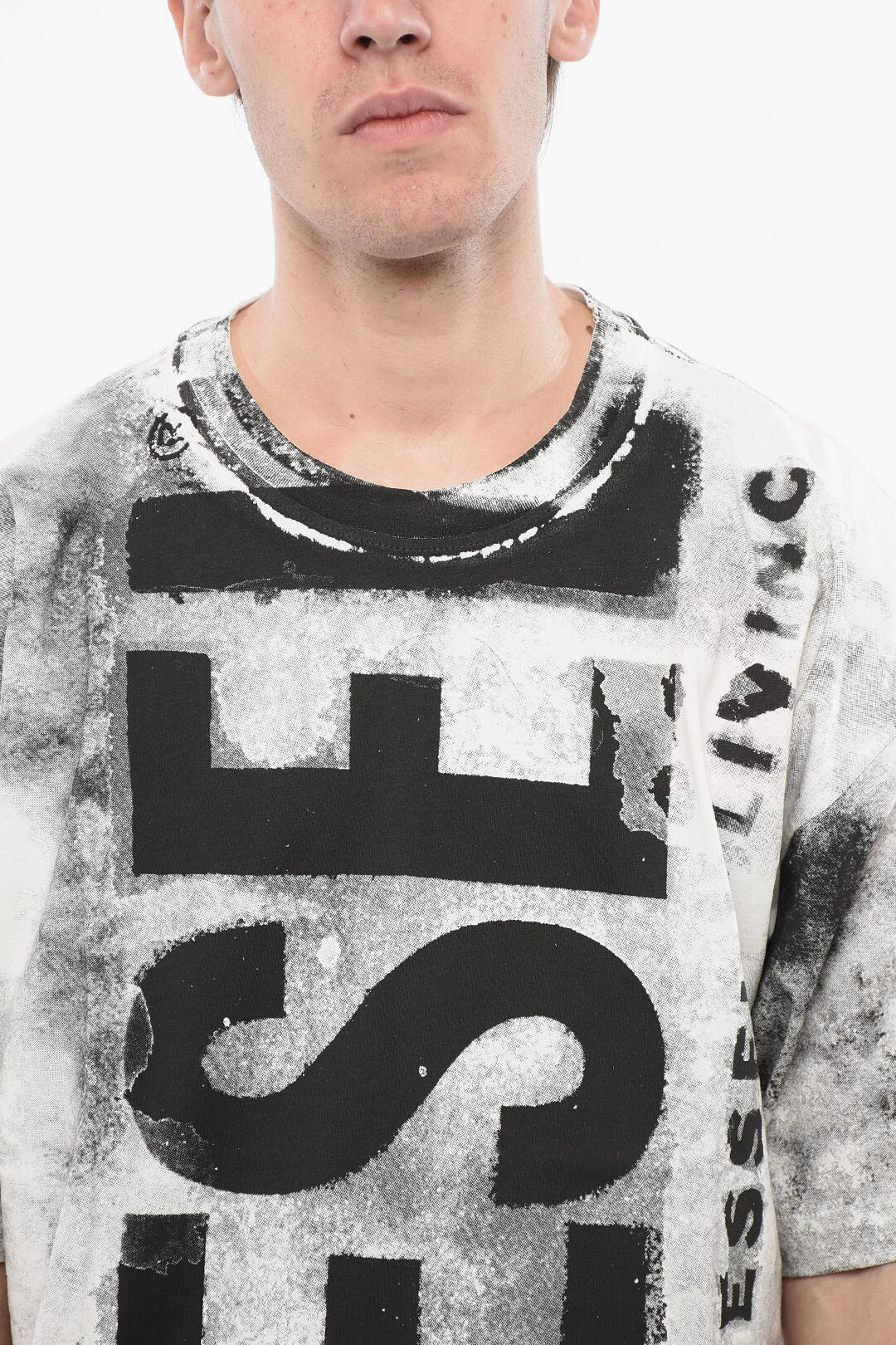 【送料関税込み】DIESEL Cotton t-shirt with frontal logo Diesel RED TAG Cotton T-BOXT-BISC Crew-neck T-shirt with