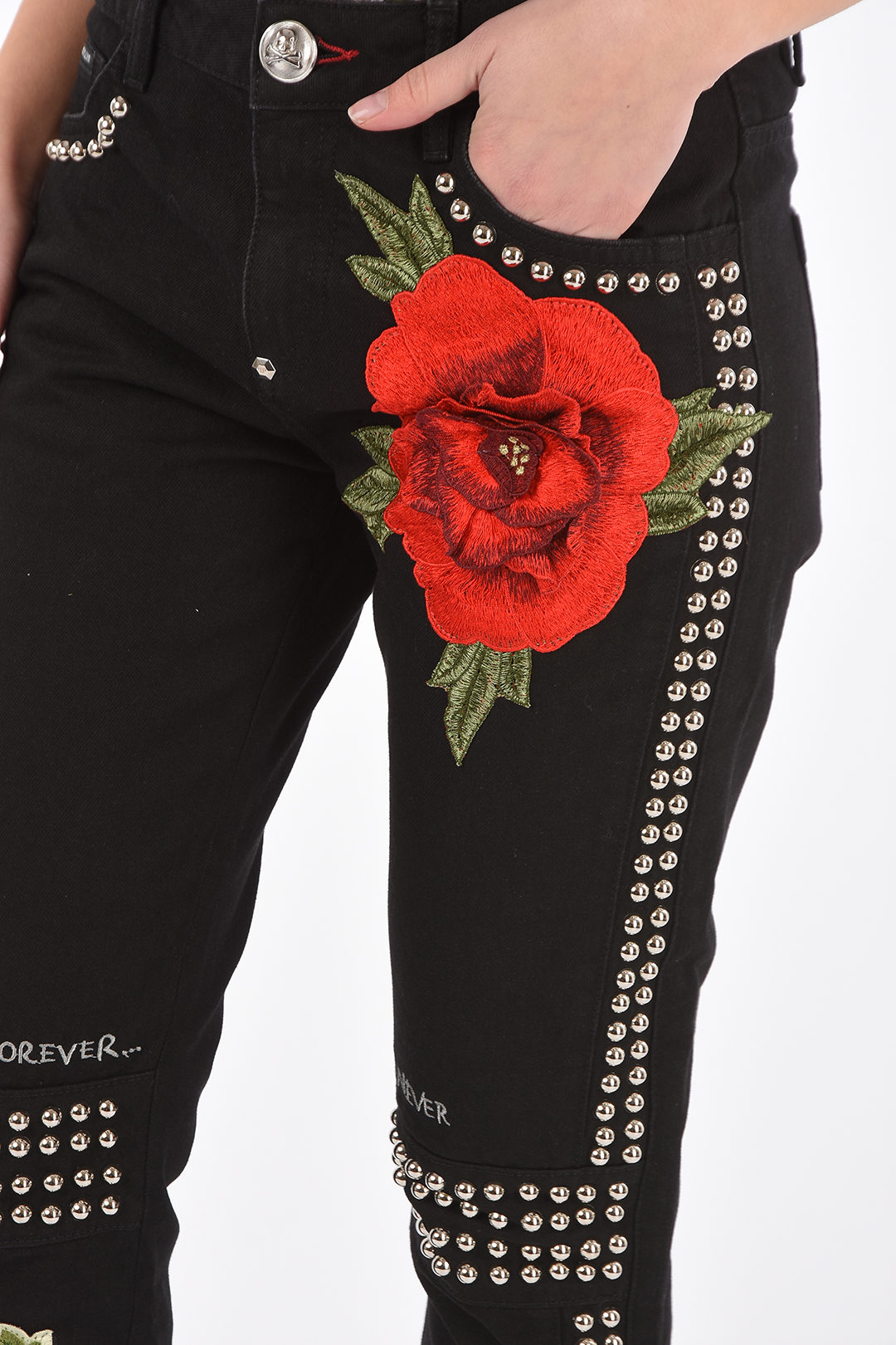 Jeans with cheap rose embroidery