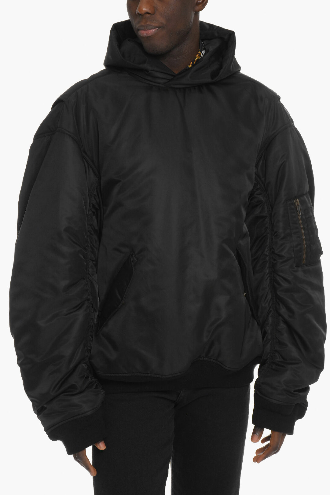 Balenciaga Satin Bomber Jacket with Dropped Shoulder 남성 Balenciaga Satin Bomber Jacket with Dropped Shoulder 남성