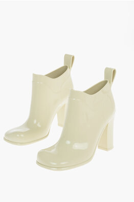 Shiny hot sale flat boots