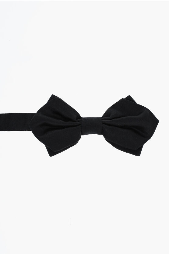 Corneliani Solid Color Diamond Point Bow Tie In Black
