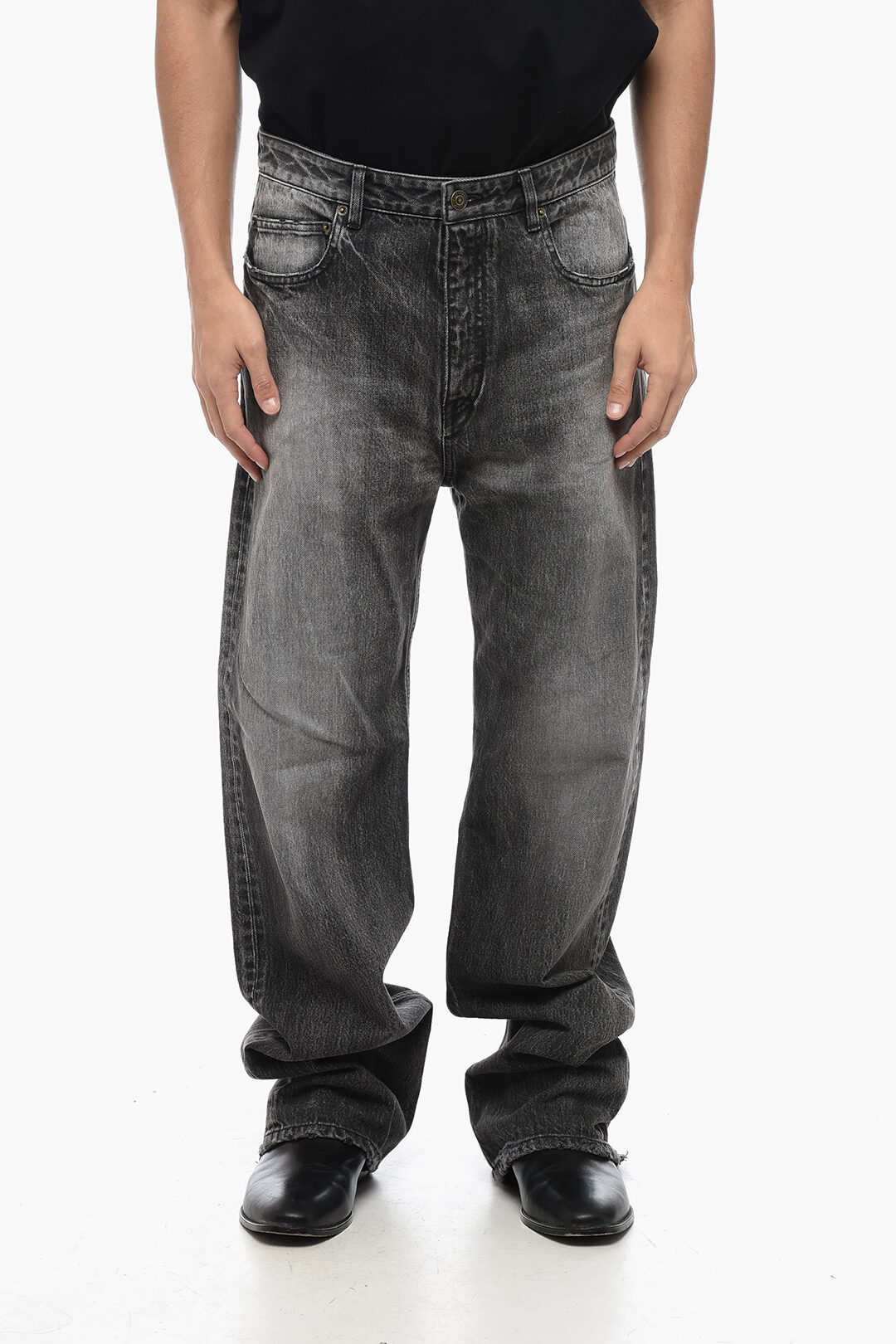 ブランド一覧 | ワールド オンラインストア Balenciaga Stone Washed Denims with Distressed Details 28cm パンツ
