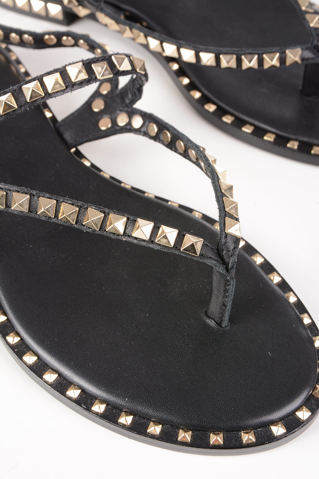 beweeglijkheid Harnas geboorte ASH Studded Leather PEPS Thong Sandals women - Glamood Outlet