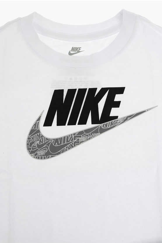 T-shirt with Logo On The Front