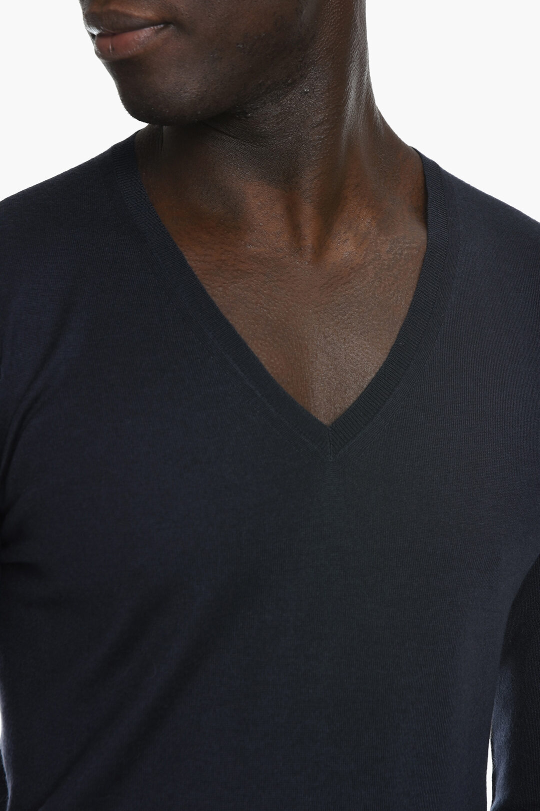 Prada V-Neck Cashmere and Silk Sweater men - Glamood Outlet
