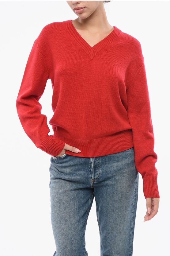 Guest In Residence V-neck Cashmere Sweater In Red
