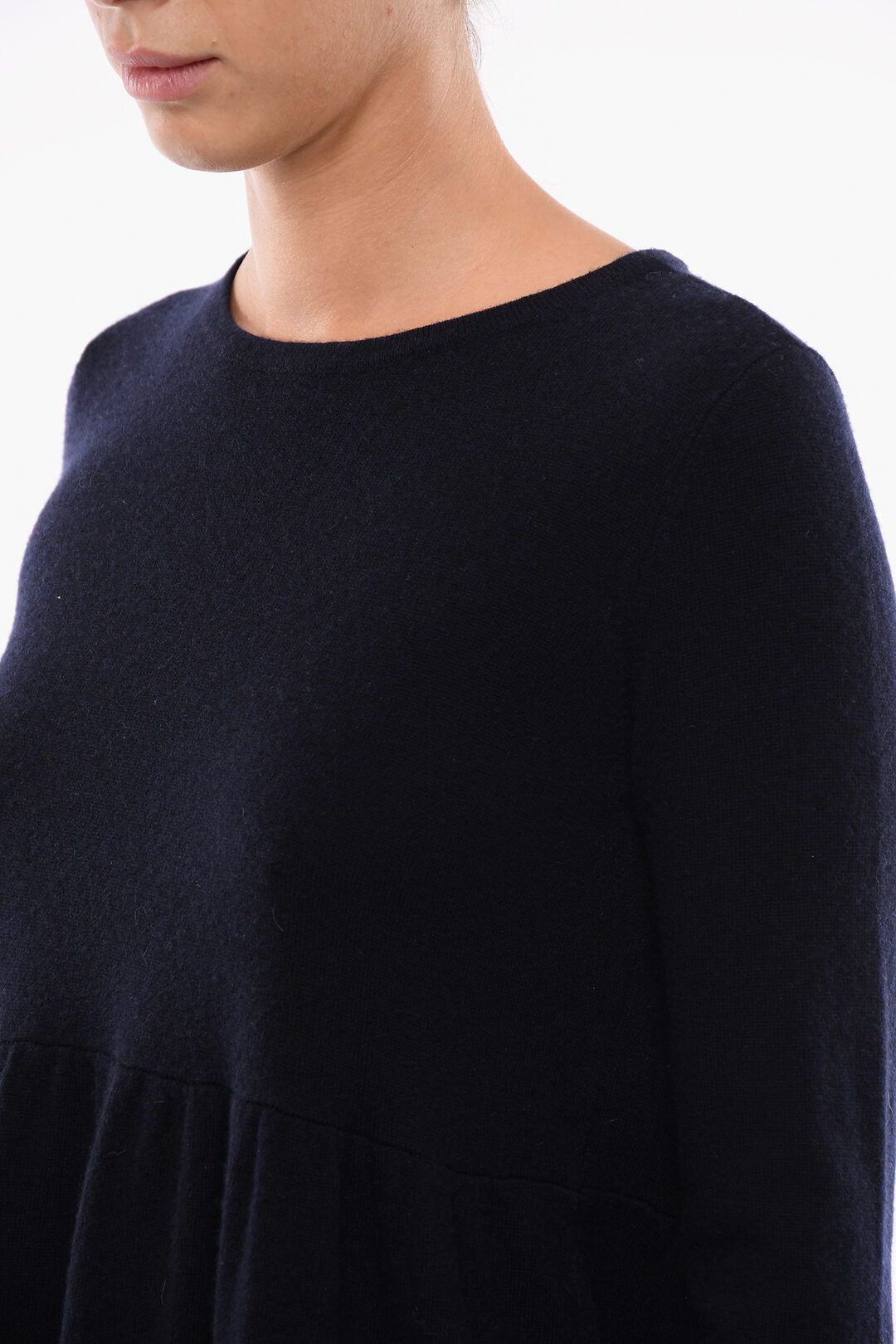 DESIGN - Vestito midi svasato con decori a grappolo