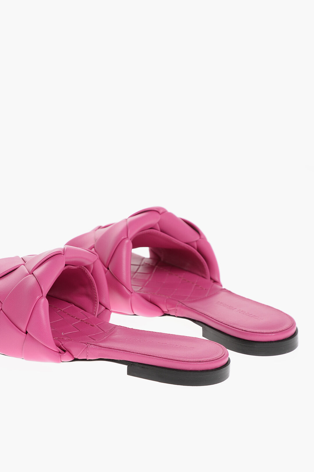VIP【送料関税込】BottegaVeneta 'lido' Slides BOTTEGA VENETA Lido intrecciato glossed-leather slides | THE