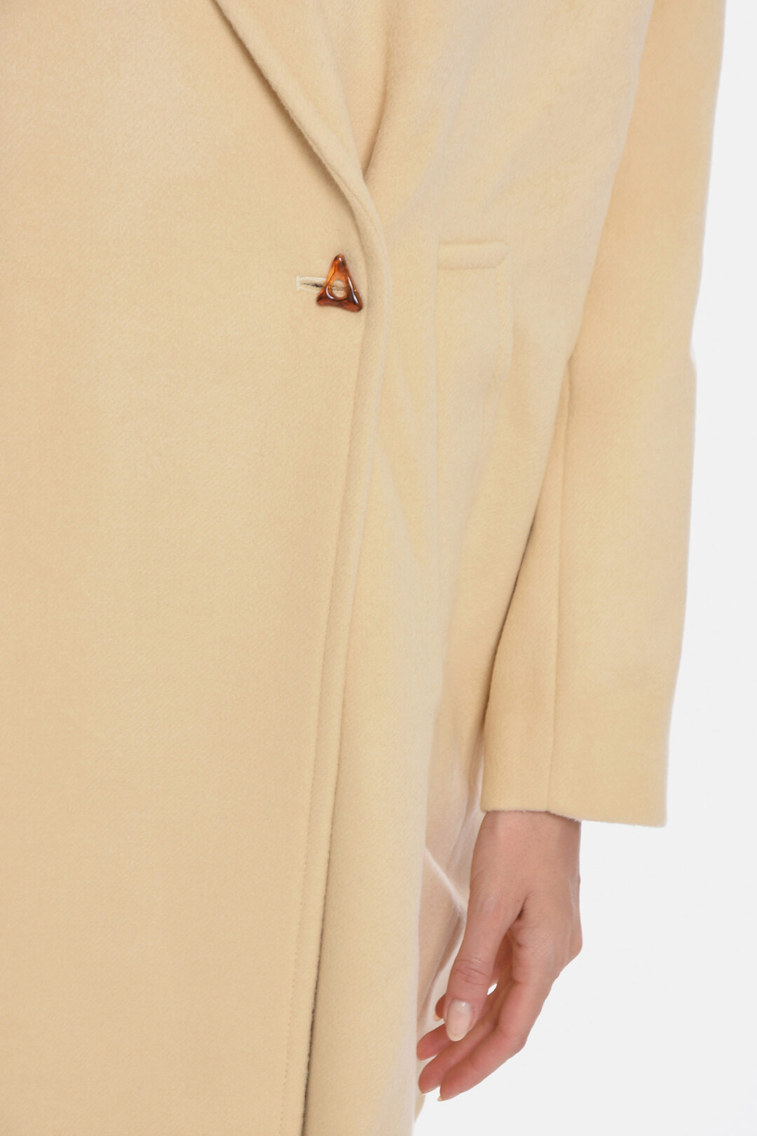 Peaked Lapel Double Breasted Semi Fttted Jacket
