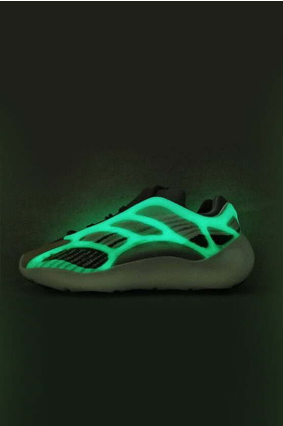 Yeezy best sale 700 reflect